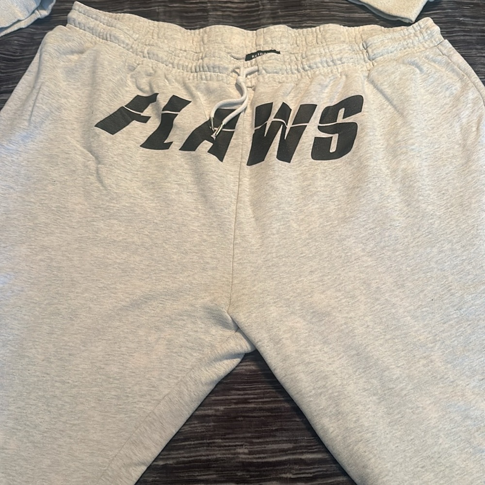 REBDOLLS “flaws” sweatshirt & sweatpants set - Picture 2 of 5